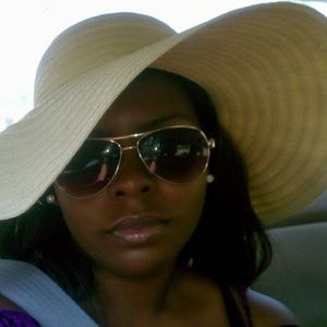 Straw Floppy Hat 🌴